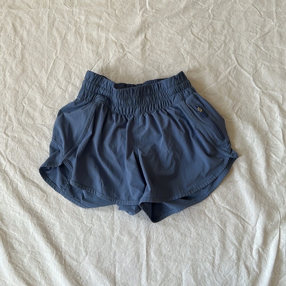 LULULEMON SHORTS - Picture 2 of 4